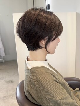 ケリーアン 太田(kelly.un) 大人かわいいショートボブ / アッシュベージュ