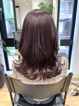 リアントウキョウ(Lian.Tokyo) 濃いめのピンクバイオレットウェーブ巻きミディアム