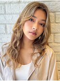 オリーブベージュ×センターパート