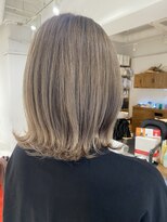 ネイロ 錦糸町(NeiRo)&nbsp;ブリーチ1回外ハネミディアムミルクティーグレージュカラー