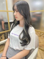 トッカ 三ノ宮店(tocca)&nbsp;レイヤーカット/インナーカラー￥グレージュ