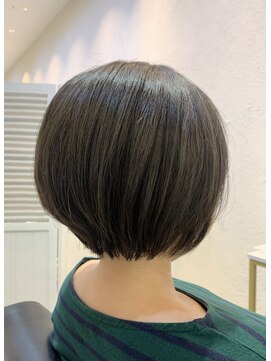 ピアーネ(PIANE) 伸ばしかけショートボブ