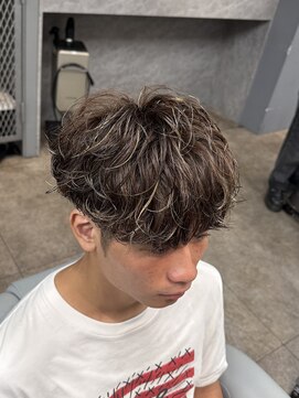 ノイセル 西本町(Noisyle) MEN’S HAIR/波巻ツイストスパイラル/フェザーパーマ/本町ｙ