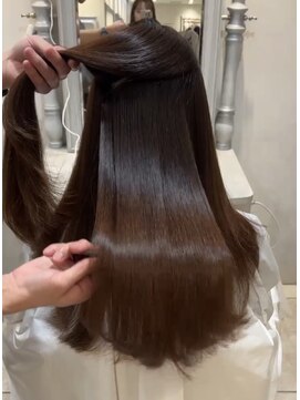 ザックラフィネ(ZACC raffine) 広がり・パサつきが気になる髪も、自然にまとまるストレート