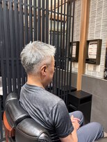 スカイ ビューレックス 丸の内店&nbsp;ツーブロック刈り上げグレイヘア