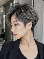 イマ(ima)&nbsp;白髪ぼかしハイライト×大人色気漂うのハンサムショート