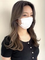 hyon myon/RISEbyREVO 綾瀬店【ヒョンミョン】&nbsp;ハッシュカット/デザインカラー/グレージュ[綾瀬駅/韓国ヘア]