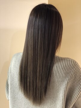 プールトワ(pour toi) ツヤ感！美髪ストレート