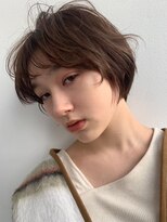 ローウェ 名駅(Louwe)&nbsp;小顔エアリーアンニュイショートベージュ[名駅/名古屋駅前]