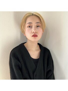 ジジ 代々木(Gigi) 【Gigi】外ハネボブ セクションカラー ペールベージュ