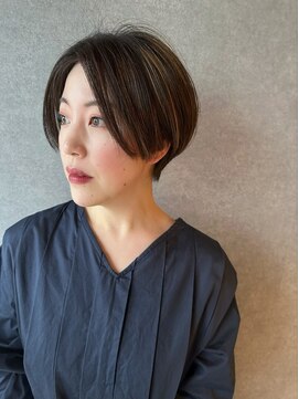 イトシテ ハイライトカラー×ハンサムショート【担当　ジン　トモヒト】