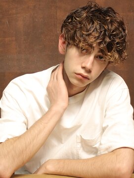 シアンデルカ(CYANDELUCCA) 外国人風カーリーマッシュ