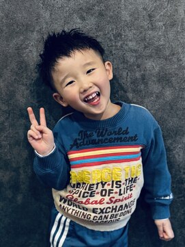 ベース(BASE) Cafe&Barber BASE×照れやさん