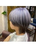 個性と透明感際立つ◎ホワイトシルバーショート/ブリーチ