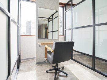 ハクバイジェービー 稲毛(hak by jb)の写真/個室でゆったりと【あなただけ】のプライベート空間で最高のお時間を♪[稲毛/髪質改善/縮毛矯正/白髪染め]