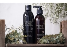 品質管理のため限られた美容室で販売可能な、肌にも髪にも優しいオーガニック成分だけで作られたシャンプー