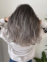 ラフトーキョウセカンド(RAF TOKYO 2nd)&nbsp;最高の透明感！NAO流airtouchバレイヤージュ×ホワイティグレー