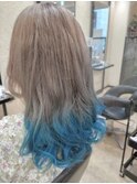 グラデーションカラー　ベージュからブルー