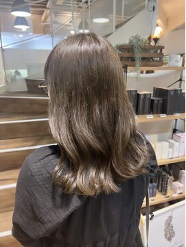 ヒップスアイズ(Hip's eyes) オリーブベージュ＊【 ヒップスアイズ大宮 石野友唯 】