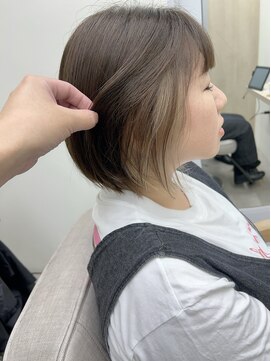 ユニ 江坂(Uni.) インナーカラー イヤリングカラー ミルクティーベージュ