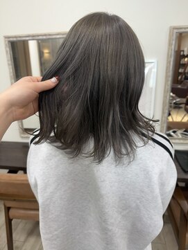 ヘアー アトリエ アンジー(Hair Atelier Angee) オリーブグレーカラー