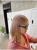 ピンクベージュ