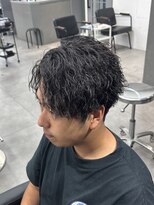 オーバルバイアピッシュ(OVARL by apish) メンズパーマ/ツイスパ/縦落ちパーマ/センターパート