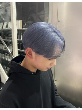 シェリ ヘアデザイン(CHERIE hair design) メンズセンターパート×ハイトーンブルー