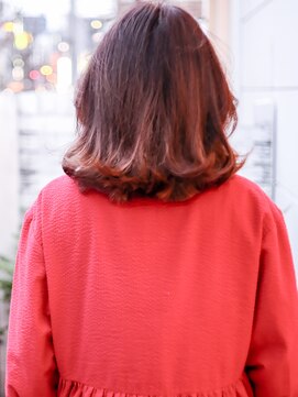 ビュートリアム 福岡(BEAUTRIUM) 品格を感じる顔まわりにレイヤーを入れたミディアムレイヤー