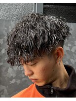 メンズサロン マウナ(men's salon Mauna)&nbsp;フェードパーマスペインカールセンターパート韓国マッシュ眉毛