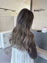 リエンス(RIENS)&nbsp;【RIENS】アッシュ×バレイヤージュ巻き髪