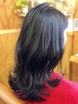 ララテラス(LaLa Terrace) ブルーブラック×外ハネふわミディ