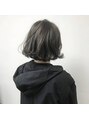 オーストヘアーベンヌ(Aust hair Bennu) カーキベージュカラー。ぱつっとしたボブコテでゆるい雰囲気に♪