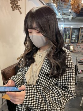 トロニー(TLONY) 渋谷 イヤリングカラー/インナーカラー/ミルクティーアッシュ