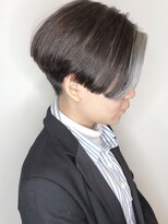 モリオフロムロンドン 原宿本店(morio from London)&nbsp;【モリオ原宿】ハンサムショートインナーカラーシルバー