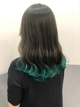 ヘアーアンドビューティー ザ ビー(Hair & Beauty the B) 裾カラー★ターコイズグリーン