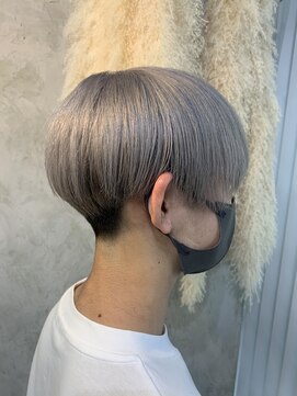 フリーダムメルシー(freedom Merci) ■メンズシルバー　マッシュ　ツーブロ