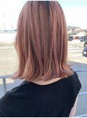 ピンクベージュ