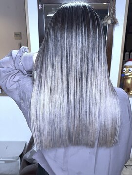 ブレイズヘアー(BLAZEhair) ホワイトシルバー×バレイヤージュ×ブリーチ3回