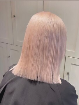 ベレーザ 渋谷神南(Beleza) 14184ブリーチ&ダブルカラーミルクティーベージュブロンドボブ
