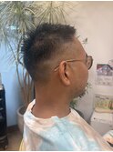 【アップバングビジネスヘアフェードカットバーバースタイル】