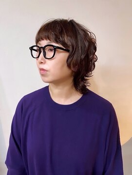 コニーズヘアサロン(Connie's Hair Salon) ウルフはパーマで格上げされる。