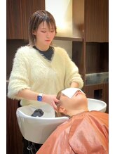 大人の為の上質な時間とワンランク上の極上オージュアヘッドスパを9階からの眺めと高級感ある広々サロンで