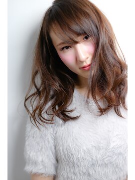 イソラブル(ISOLA-blu) 【可愛い大人スタイル】クリアベージュ×ミディアムレイヤー