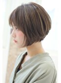 ひし形前下がりショートボブ