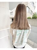 透き通るようなクリーミーベージュ