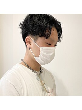ニコフクオカヘアーメイク(NIKO Fukuoka Hair Make) 「NIKO」センターパートのソフトツイストパーマ