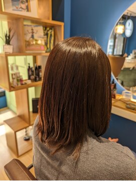 風の中の髪 艶色クレイカラー