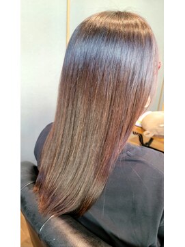 クララデアンシュシュ(Kurara de UN CHOU CHOU) ストレートへア