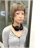ショートマッシュウルフハイトーンアッシュベージュカラー